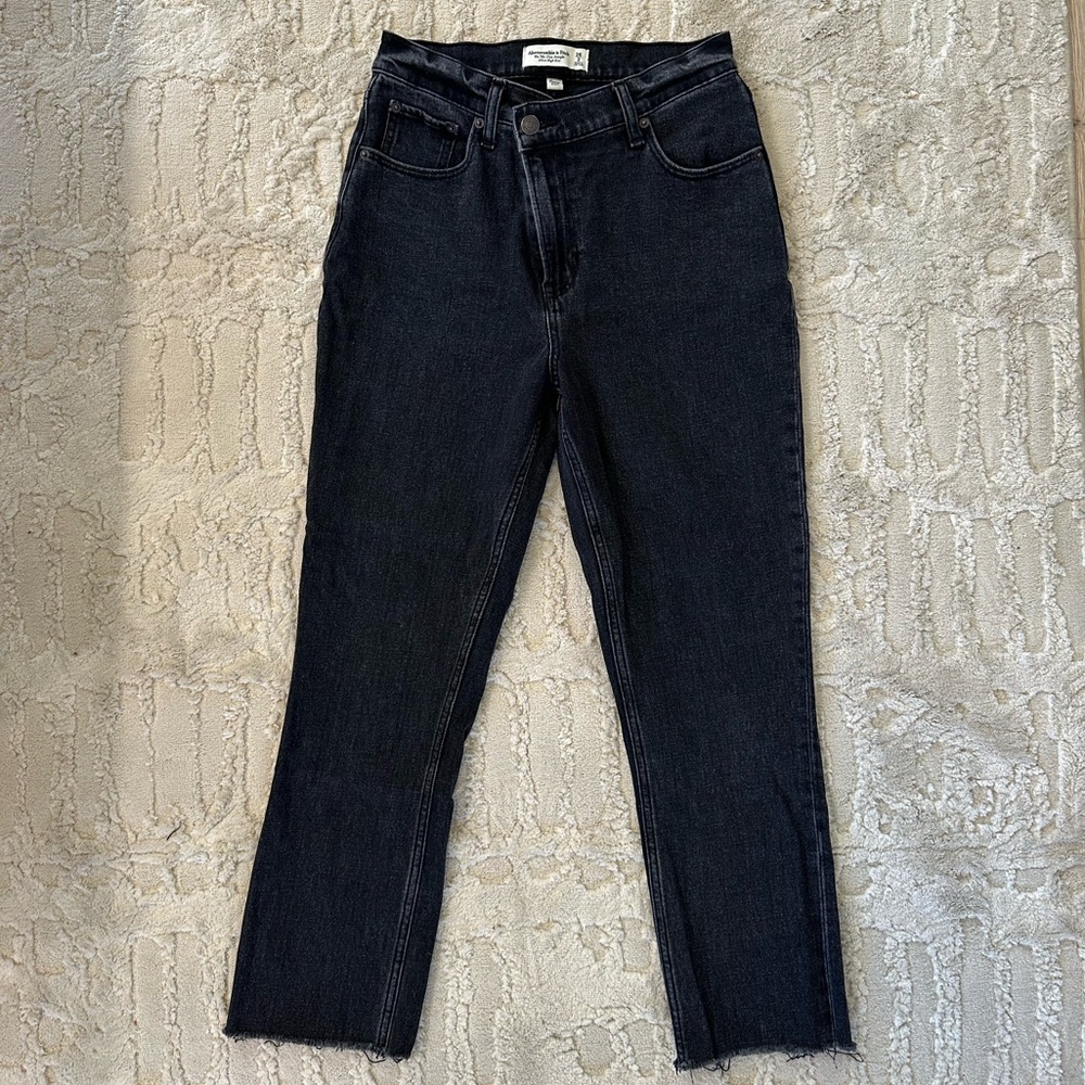 Abercrombie 90s straight jeans- size 26 short - washed black